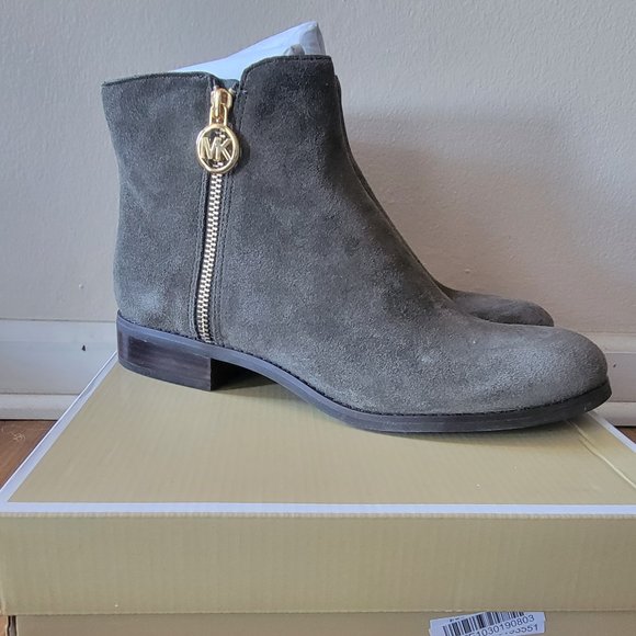 Michael Kors Bootie - Picture 1 of 4